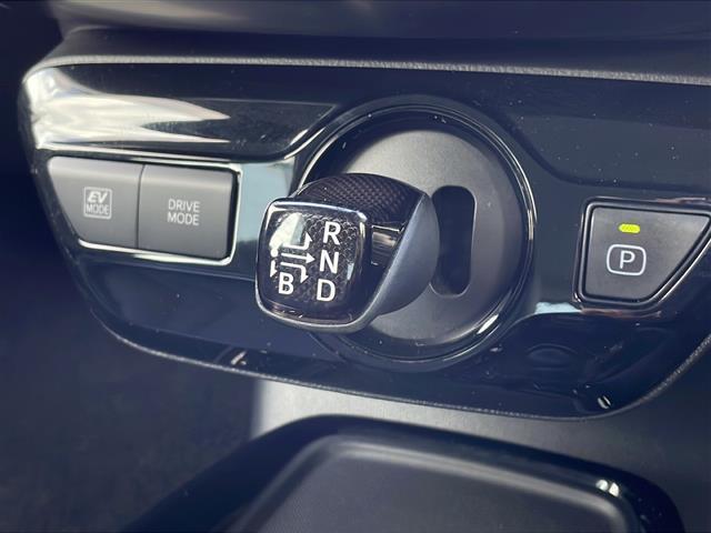 プリウス Sツーリングセレクション・ブラックエディション 純正ディスプレイオーディオ Bluetooth ETC ドライブレコーダー LEDヘッドライト Bカメラ 純正アルミホイール オートマチックハイビーム(14枚目)