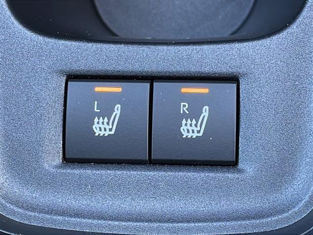 【　シートヒーター　】冬場のお供に！暖かいシートは老若男女問わず嬉しい機能ですね♪