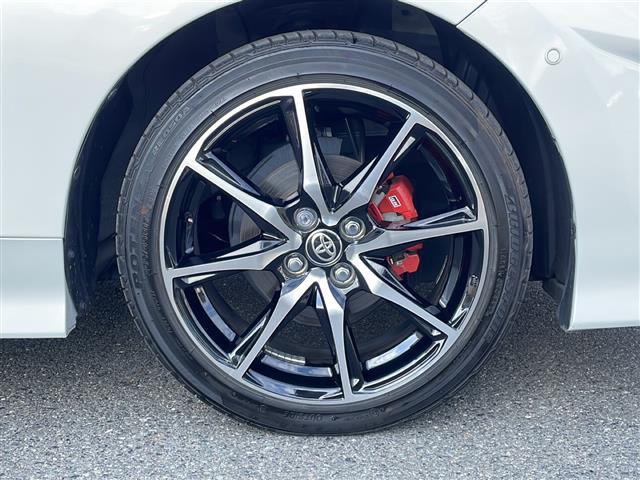 【　純正アルミホイール　】専用のアルミなので、お車のイメージにぴったり！社外のアルミやスタッドレスタイヤも取り扱いございます！ドレスアップもカスタマイズもお任せください！