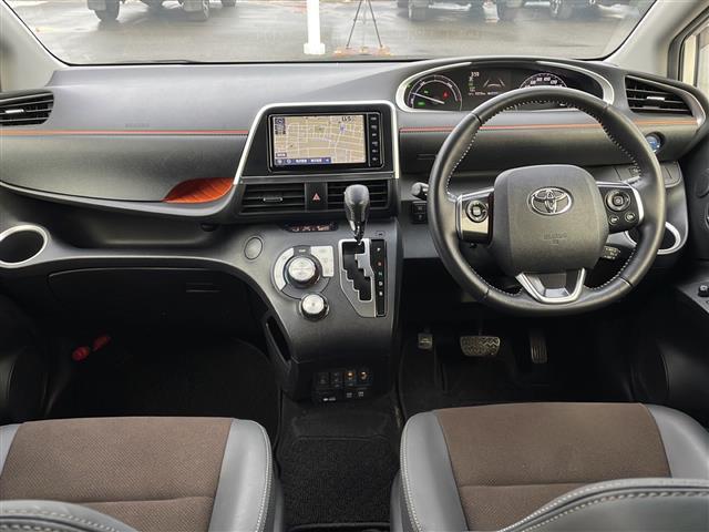 シエンタ ファンベースG クエロ ワンオーナー 純正SDナビ ETC ドライブレコーダー アラウンドビューモニター 純正フロアマット 純正アルミホイール スマートキー・スペアキー有 プッシュアップスタート 両側パワースライドドア(2枚目)