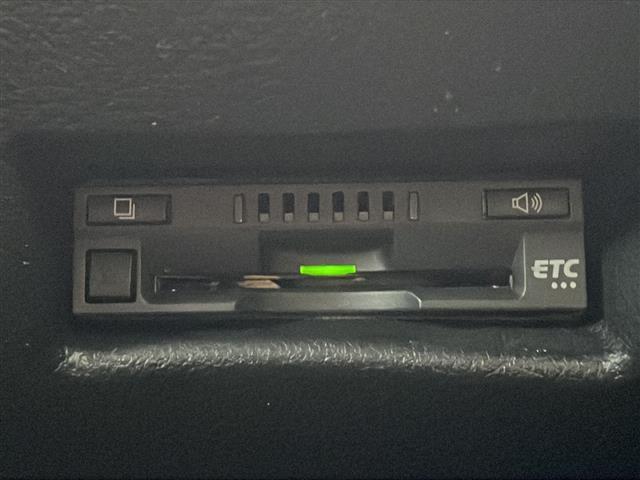 シエンタ ファンベースG クエロ ワンオーナー 純正SDナビ ETC ドライブレコーダー アラウンドビューモニター 純正フロアマット 純正アルミホイール スマートキー・スペアキー有 プッシュアップスタート 両側パワースライドドア(5枚目)