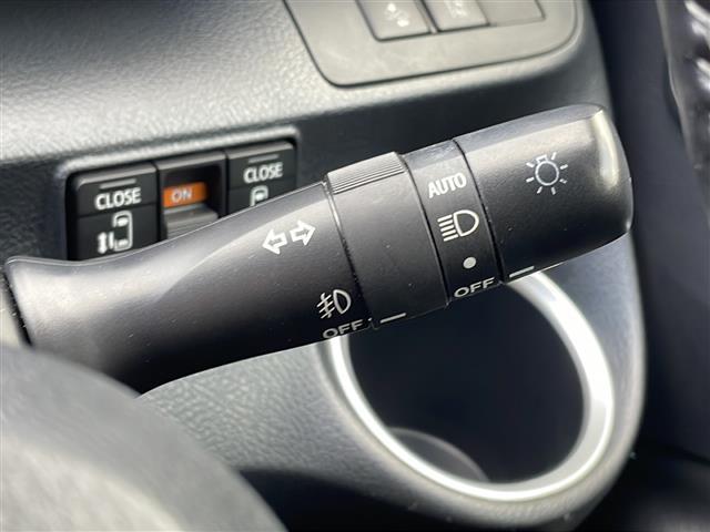 シエンタ ファンベースG クエロ ワンオーナー 純正SDナビ ETC ドライブレコーダー アラウンドビューモニター 純正フロアマット 純正アルミホイール スマートキー・スペアキー有 プッシュアップスタート 両側パワースライドドア(14枚目)