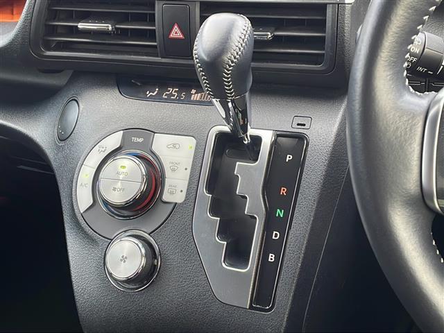 シエンタ ファンベースG クエロ ワンオーナー 純正SDナビ ETC ドライブレコーダー アラウンドビューモニター 純正フロアマット 純正アルミホイール スマートキー・スペアキー有 プッシュアップスタート 両側パワースライドドア(20枚目)