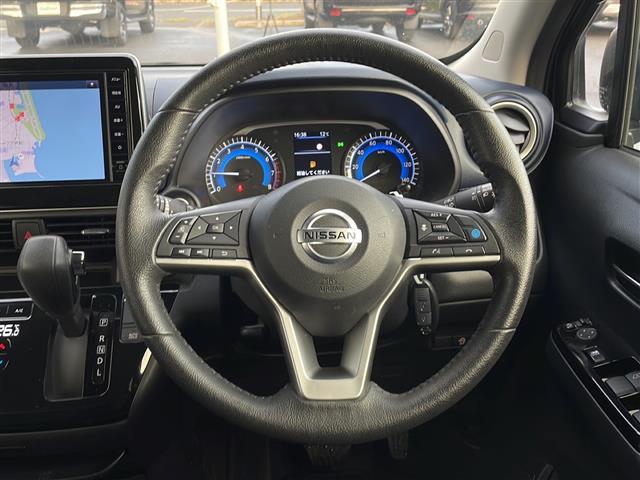 デイズ ハイウェイスター　Ｇターボプロパイロットエディション　純正９インチナビ　Ｂｌｕｅｔｏｏｔｈ　フルセグテレビ　ＥＴＣ　プロパイロット　オートハイビーム　電動パーキングブレーキ　アラウンドビューモニター　エマージェンシーブレーキ　スマートキースペアキー有（8枚目）