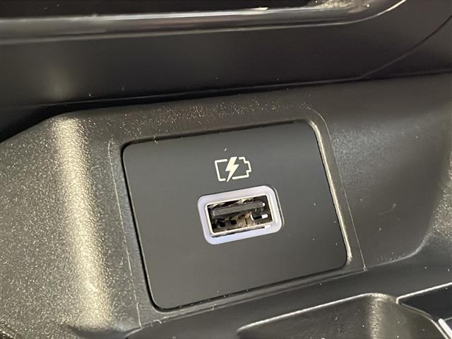 デイズ ハイウェイスター　Ｇターボプロパイロットエディション　純正９インチナビ　Ｂｌｕｅｔｏｏｔｈ　フルセグテレビ　ＥＴＣ　プロパイロット　オートハイビーム　電動パーキングブレーキ　アラウンドビューモニター　エマージェンシーブレーキ　スマートキースペアキー有（19枚目）