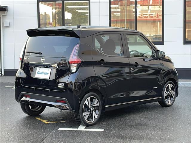 デイズ ハイウェイスター　Ｇターボプロパイロットエディション　純正９インチナビ　Ｂｌｕｅｔｏｏｔｈ　フルセグテレビ　ＥＴＣ　プロパイロット　オートハイビーム　電動パーキングブレーキ　アラウンドビューモニター　エマージェンシーブレーキ　スマートキースペアキー有（31枚目）