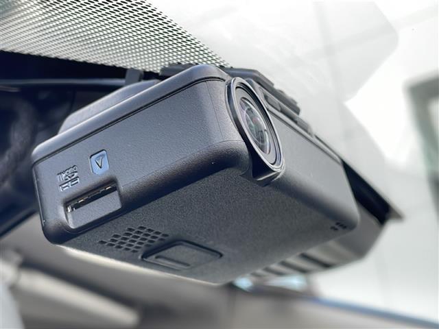 ノート Ｘ　ワンオーナー　純正ＳＤナビ　フルセグテレビ　Ｂｌｕｅｔｏｏｔｈ　ドライブレコーダー　プッシュスタート　電動格納ウィンカーミラー　アイドリングストップ　フロアマット　１４インチスチールホイール（5枚目）