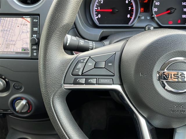 ノート Ｘ　ワンオーナー　純正ＳＤナビ　フルセグテレビ　Ｂｌｕｅｔｏｏｔｈ　ドライブレコーダー　プッシュスタート　電動格納ウィンカーミラー　アイドリングストップ　フロアマット　１４インチスチールホイール（8枚目）