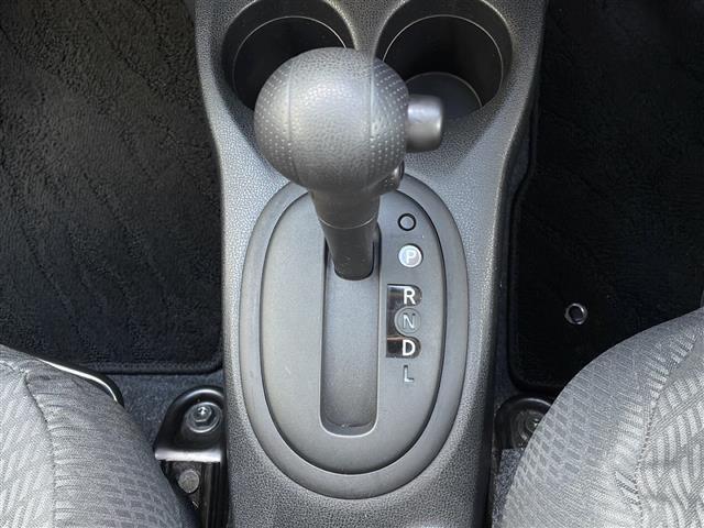 ノート Ｘ　ワンオーナー　純正ＳＤナビ　フルセグテレビ　Ｂｌｕｅｔｏｏｔｈ　ドライブレコーダー　プッシュスタート　電動格納ウィンカーミラー　アイドリングストップ　フロアマット　１４インチスチールホイール（15枚目）