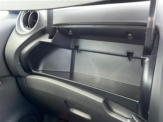 ノート Ｘ　ワンオーナー　純正ＳＤナビ　フルセグテレビ　Ｂｌｕｅｔｏｏｔｈ　ドライブレコーダー　プッシュスタート　電動格納ウィンカーミラー　アイドリングストップ　フロアマット　１４インチスチールホイール（20枚目）