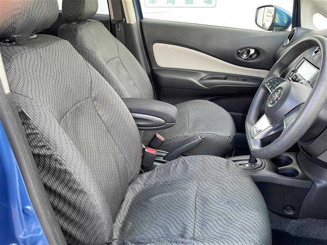 ノート Ｘ　ワンオーナー　純正ＳＤナビ　フルセグテレビ　Ｂｌｕｅｔｏｏｔｈ　ドライブレコーダー　プッシュスタート　電動格納ウィンカーミラー　アイドリングストップ　フロアマット　１４インチスチールホイール（21枚目）