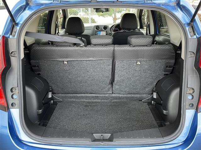 ノート Ｘ　ワンオーナー　純正ＳＤナビ　フルセグテレビ　Ｂｌｕｅｔｏｏｔｈ　ドライブレコーダー　プッシュスタート　電動格納ウィンカーミラー　アイドリングストップ　フロアマット　１４インチスチールホイール（25枚目）