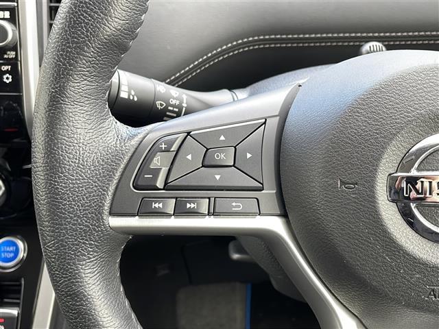 セレナ ｅ－パワー　ハイウェイスターＶ　フリップダウンモニター　純正９インチナビ　フルセグテレビ　プロパイロット　エマージェンシーブレーキ　両側パワースライドドア　ＥＴＣ　純正ドライブレコーダー　パーキングアシスト　スマートキー（9枚目）