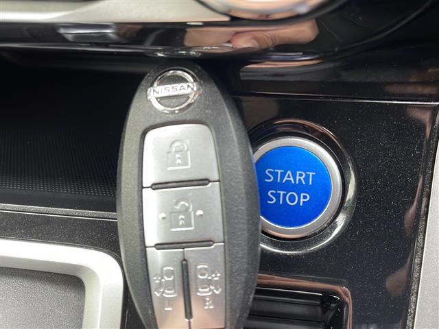 セレナ ｅ－パワー　ハイウェイスターＶ　フリップダウンモニター　純正９インチナビ　フルセグテレビ　プロパイロット　エマージェンシーブレーキ　両側パワースライドドア　ＥＴＣ　純正ドライブレコーダー　パーキングアシスト　スマートキー（13枚目）