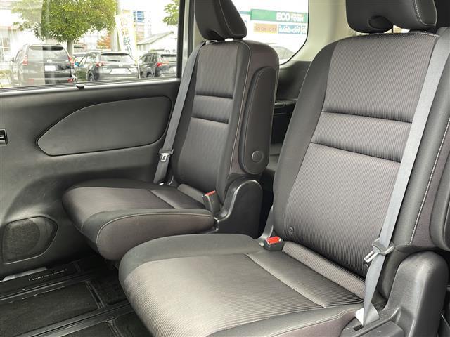 セレナ ｅ－パワー　ハイウェイスターＶ　フリップダウンモニター　純正９インチナビ　フルセグテレビ　プロパイロット　エマージェンシーブレーキ　両側パワースライドドア　ＥＴＣ　純正ドライブレコーダー　パーキングアシスト　スマートキー（25枚目）