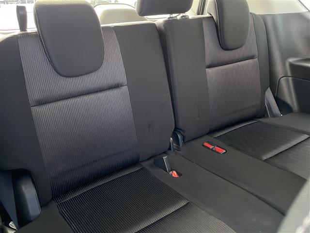 セレナ ｅ－パワー　ハイウェイスターＶ　フリップダウンモニター　純正９インチナビ　フルセグテレビ　プロパイロット　エマージェンシーブレーキ　両側パワースライドドア　ＥＴＣ　純正ドライブレコーダー　パーキングアシスト　スマートキー（26枚目）