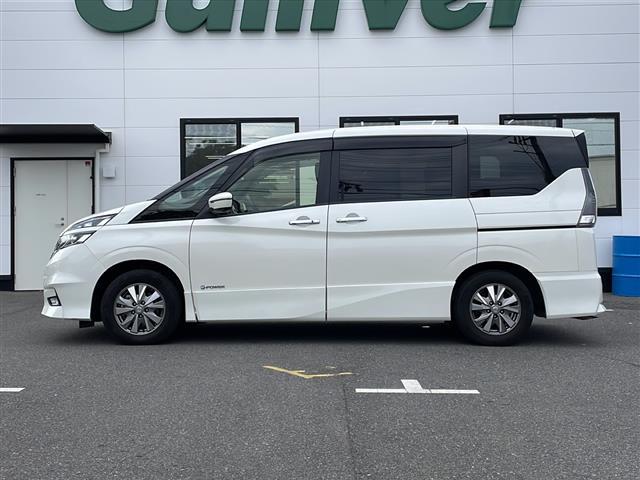 セレナ ｅ－パワー　ハイウェイスターＶ　フリップダウンモニター　純正９インチナビ　フルセグテレビ　プロパイロット　エマージェンシーブレーキ　両側パワースライドドア　ＥＴＣ　純正ドライブレコーダー　パーキングアシスト　スマートキー（33枚目）