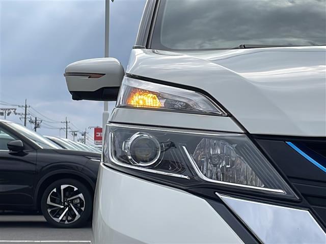 セレナ ｅ－パワー　ハイウェイスターＶ　フリップダウンモニター　純正９インチナビ　フルセグテレビ　プロパイロット　エマージェンシーブレーキ　両側パワースライドドア　ＥＴＣ　純正ドライブレコーダー　パーキングアシスト　スマートキー（38枚目）