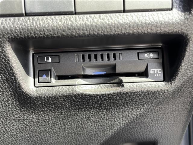 ＲＡＶ４ ＰＨＶ ブラックトーン　ワンオーナー　純正ディスプレイオーディオ　フルセグテレビ　パノラミックビューモニター　トヨタセーフティセンス　デジタルインナーミラー　ワイヤレス充電　ブラインドスポットモニター　ドライブレコーダー（5枚目）