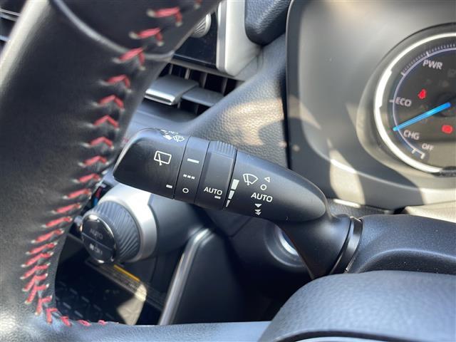 ＲＡＶ４ ＰＨＶ ブラックトーン　ワンオーナー　純正ディスプレイオーディオ　フルセグテレビ　パノラミックビューモニター　トヨタセーフティセンス　デジタルインナーミラー　ワイヤレス充電　ブラインドスポットモニター　ドライブレコーダー（12枚目）