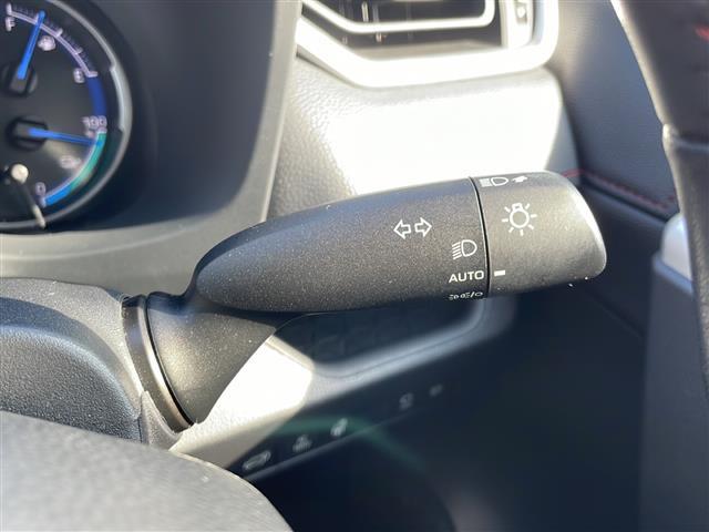 ＲＡＶ４ ＰＨＶ ブラックトーン　ワンオーナー　純正ディスプレイオーディオ　フルセグテレビ　パノラミックビューモニター　トヨタセーフティセンス　デジタルインナーミラー　ワイヤレス充電　ブラインドスポットモニター　ドライブレコーダー（13枚目）