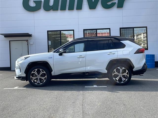 ＲＡＶ４ ＰＨＶ ブラックトーン　ワンオーナー　純正ディスプレイオーディオ　フルセグテレビ　パノラミックビューモニター　トヨタセーフティセンス　デジタルインナーミラー　ワイヤレス充電　ブラインドスポットモニター　ドライブレコーダー（32枚目）