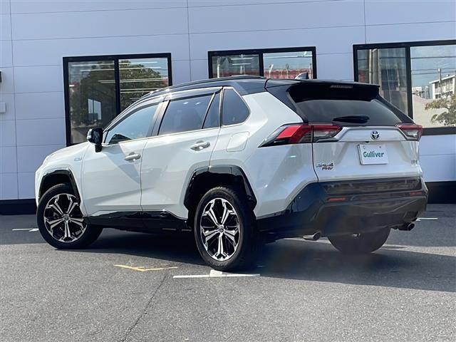 ＲＡＶ４ ＰＨＶ ブラックトーン　ワンオーナー　純正ディスプレイオーディオ　フルセグテレビ　パノラミックビューモニター　トヨタセーフティセンス　デジタルインナーミラー　ワイヤレス充電　ブラインドスポットモニター　ドライブレコーダー（33枚目）