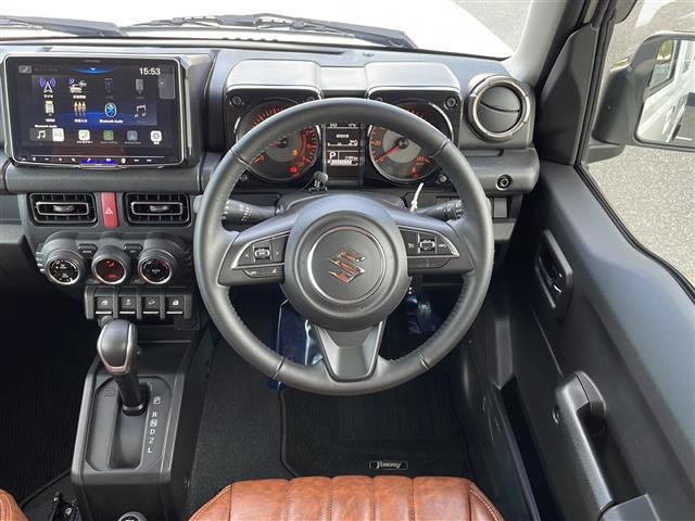 ジムニー ＸＣ　社外ディスプレイオーディオ　ａｐｐｌｅｃａｒｐｌａｙ　ａｎｄｒｏｉｄａｕｔｏ　スズキセーフティ　デュアルセンサーブレーキサポート　誤発進抑制機能　車線逸脱警報　ふらつき警報　先行車発進お知らせ機能（6枚目）