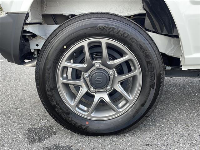 ジムニー ＸＣ　社外ディスプレイオーディオ　ａｐｐｌｅｃａｒｐｌａｙ　ａｎｄｒｏｉｄａｕｔｏ　スズキセーフティ　デュアルセンサーブレーキサポート　誤発進抑制機能　車線逸脱警報　ふらつき警報　先行車発進お知らせ機能（41枚目）