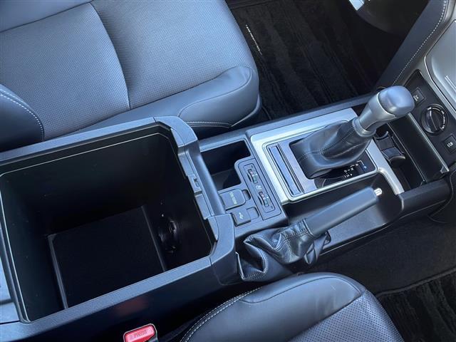 ランドクルーザープラド ＴＸ　Ｌパッケージ　マットブラックエディション　純正ディスプレイオーディオ　Ｍｉｒａｃａｓｔ　アラウンドビューモニター　ＥＴＣ　ドラレコ　ナビキッド　Ｔｏｙｏｔａ　Ｓａｆｅｔｙ　Ｓｅｎｓｅ　プリクラッシュセーフティ　レーンディパーチャーアラート（19枚目）