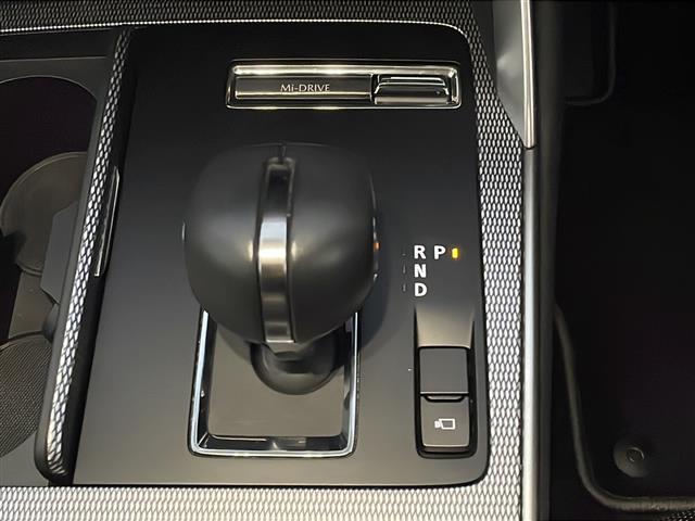 CX-60 XD Lパッケージ ワンオーナー 純正SDナビ フルセグテレビ Bluetooth アラウンドビューモニター ブラインドスポットモニター ETC ドライブレコーダー 純正フロアマット 20インチ純正アルミホイール 記録簿(19枚目)