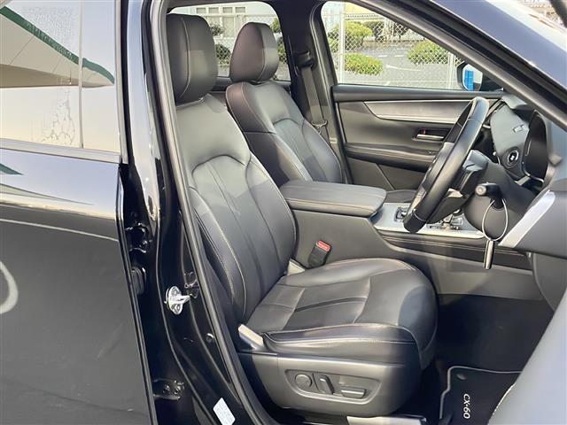 CX-60 XD Lパッケージ ワンオーナー 純正SDナビ フルセグテレビ Bluetooth アラウンドビューモニター ブラインドスポットモニター ETC ドライブレコーダー 純正フロアマット 20インチ純正アルミホイール 記録簿(23枚目)