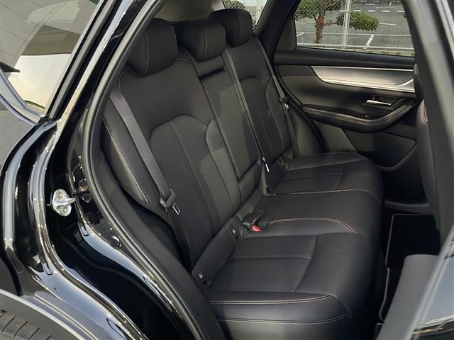 CX-60 XD Lパッケージ ワンオーナー 純正SDナビ フルセグテレビ Bluetooth アラウンドビューモニター ブラインドスポットモニター ETC ドライブレコーダー 純正フロアマット 20インチ純正アルミホイール 記録簿(24枚目)