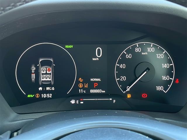 ヴェゼル ｅ：ＨＥＶ　Ｚ　ＨｏｎｄａＣＯＮＮＥＣＴ　フルセグＴＶ　ａｐｐｌｅｃａｒｐｌａｙ　ａｎｄｒｏｉｄａｕｔｏ　Ｂカメ　１オナ　Ｈｏｎｄａ　ＳＥＮＳＩＮＧ　衝突軽減ブレーキ　踏み間違い衝突軽減システム　純正１８インチＡＷ（6枚目）