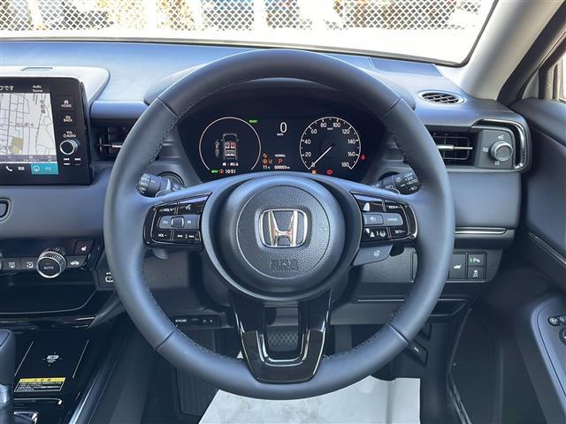 ヴェゼル ｅ：ＨＥＶ　Ｚ　ＨｏｎｄａＣＯＮＮＥＣＴ　フルセグＴＶ　ａｐｐｌｅｃａｒｐｌａｙ　ａｎｄｒｏｉｄａｕｔｏ　Ｂカメ　１オナ　Ｈｏｎｄａ　ＳＥＮＳＩＮＧ　衝突軽減ブレーキ　踏み間違い衝突軽減システム　純正１８インチＡＷ（8枚目）