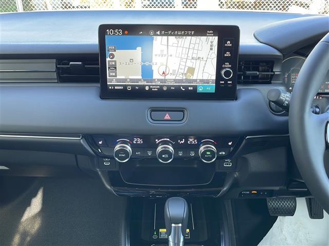 ヴェゼル ｅ：ＨＥＶ　Ｚ　ＨｏｎｄａＣＯＮＮＥＣＴ　フルセグＴＶ　ａｐｐｌｅｃａｒｐｌａｙ　ａｎｄｒｏｉｄａｕｔｏ　Ｂカメ　１オナ　Ｈｏｎｄａ　ＳＥＮＳＩＮＧ　衝突軽減ブレーキ　踏み間違い衝突軽減システム　純正１８インチＡＷ（17枚目）