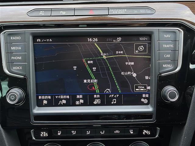 パサート TSIハイライン 純正ナビ ワンセグテレビ Bluetooth CD/DVD ETC 前後ドライブレコーダー パワーバックドア プッシュスタート スマートキー(スペアキー有) 電動パーキングブレーキ パワーシート(4枚目)