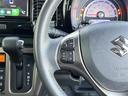 【　ステアリングスイッチ　】手元のスイッチでナビ操作が可能で、非常に便利な機能です！取り付けのナビによってはオプション設定となっております！詳しくはスタッフまで♪／／