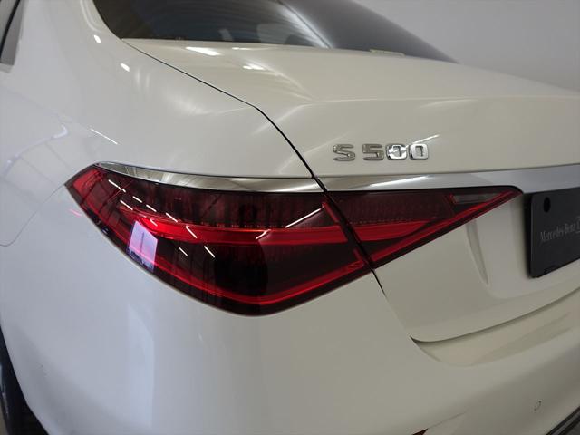 Ｓクラス Ｓ５００　４ＭＡＴＩＣ　ロング　ＡＭＧライン　リアコンフォートパッケージ　Ｂｌｕｅｔｏｏｔｈ接続　ＥＴＣ　ＬＥＤヘッドライト　ＴＶ　アイドリングストップ　オットマン　クルーズコントロール　コネクテッド機能　サイドカメラ　サンルーフ・ガラスルーフ（31枚目）