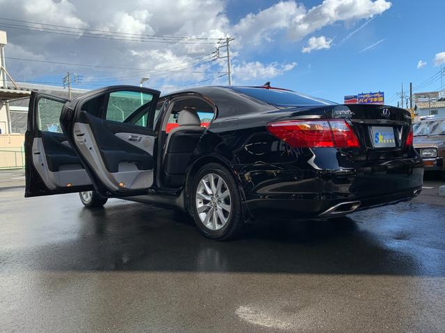 4WD/Navi/CD/DVD/AW/LeatherSeat/PowerSeat/BackCamera