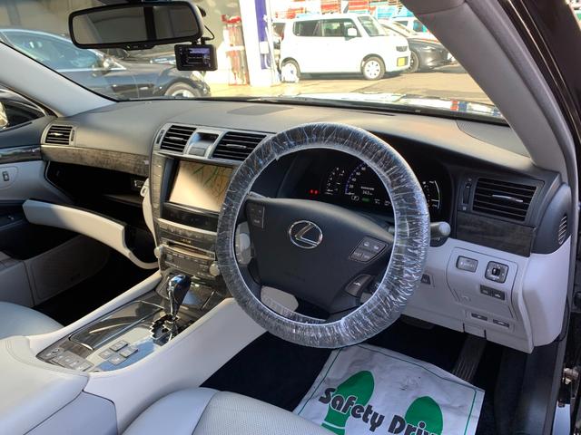 4WD/Navi/CD/DVD/AW/LeatherSeat/PowerSeat/BackCamera