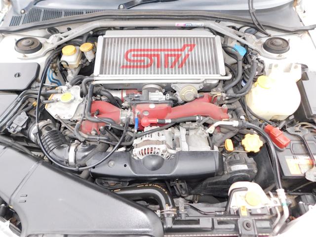 ＷＲＸ　ＳＴｉリミテッド　６速ミッション　純正ＭＯＭＯステアリング　ＳＴｉセミバケットシート　社外１７インチアルミホイール　社外マフラー　社外ディスプレイオーディオ(19枚目)