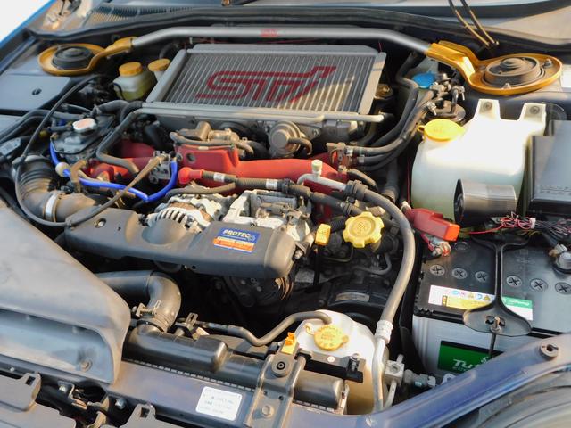 インプレッサ ＷＲＸ　ＳＴｉ　６速ＭＴ　４ＷＤ　丸目　ＳＴｉメーター　ＳＴｉゲノムマフラー　ブレンボキャリパー　純正ＭＯＭＯステアリング　カロッツェリアナビ（23枚目）