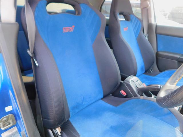 インプレッサ ＷＲＸ　ＳＴｉ　６速ＭＴ　４ＷＤ　丸目　ＳＴｉメーター　ＳＴｉゲノムマフラー　ブレンボキャリパー　純正ＭＯＭＯステアリング　カロッツェリアナビ（41枚目）