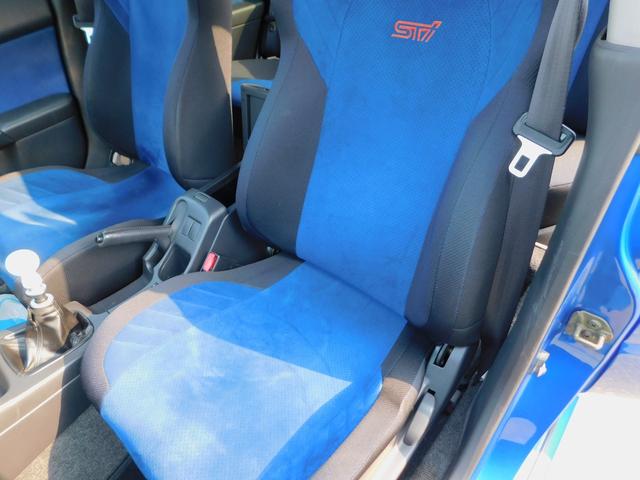 インプレッサ ＷＲＸ　ＳＴｉ　６速ＭＴ　４ＷＤ　丸目　ＳＴｉメーター　ＳＴｉゲノムマフラー　ブレンボキャリパー　純正ＭＯＭＯステアリング　カロッツェリアナビ（42枚目）