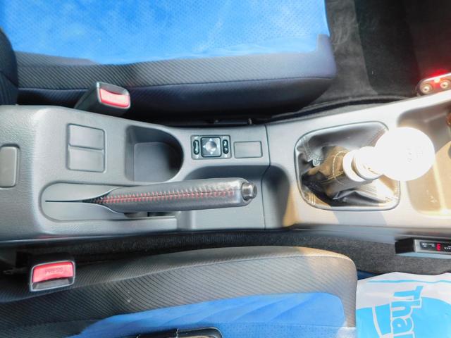 インプレッサ ＷＲＸ　ＳＴｉ　６速ＭＴ　４ＷＤ　丸目　ＳＴｉメーター　ＳＴｉゲノムマフラー　ブレンボキャリパー　純正ＭＯＭＯステアリング　カロッツェリアナビ（49枚目）