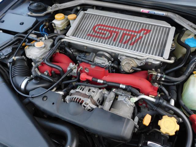 インプレッサ ＷＲＸ　ＳＴｉリミテッド　６速ミッション　エアロ　８５０００キロ　純正ＭＯＭＯステアリング　丸目　セミバケシート（19枚目）