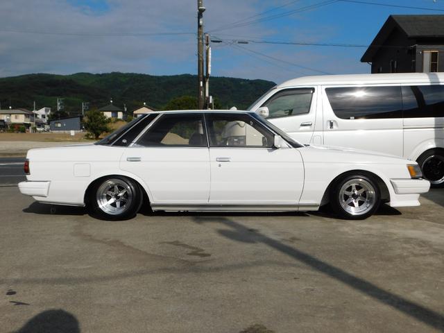 マークII グランデ　オートマ　Ｆ車高調　純正フロントリップ　ロンシャン８ｊ９ｊ１４インチ　社外マフラー　社外ステアリング　ＫＥＮＷＯＯＤスピーカー　カロッツェリアナビ　地デジ　Ｂｌｕｅｔｏｏｔｈ　ＥＴＣ（7枚目）