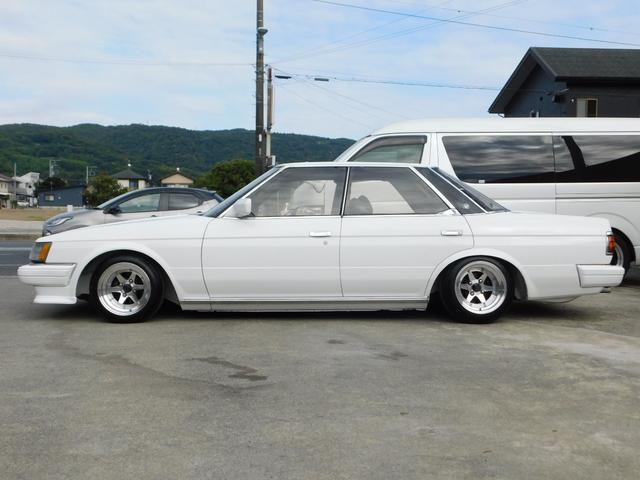 マークII グランデ　オートマ　Ｆ車高調　純正フロントリップ　ロンシャン８ｊ９ｊ１４インチ　社外マフラー　社外ステアリング　ＫＥＮＷＯＯＤスピーカー　カロッツェリアナビ　地デジ　Ｂｌｕｅｔｏｏｔｈ　ＥＴＣ（8枚目）
