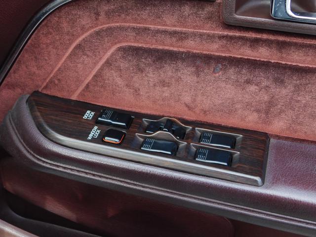 マークII グランデ　オートマ　Ｆ車高調　純正フロントリップ　ロンシャン８ｊ９ｊ１４インチ　社外マフラー　社外ステアリング　ＫＥＮＷＯＯＤスピーカー　カロッツェリアナビ　地デジ　Ｂｌｕｅｔｏｏｔｈ　ＥＴＣ（33枚目）